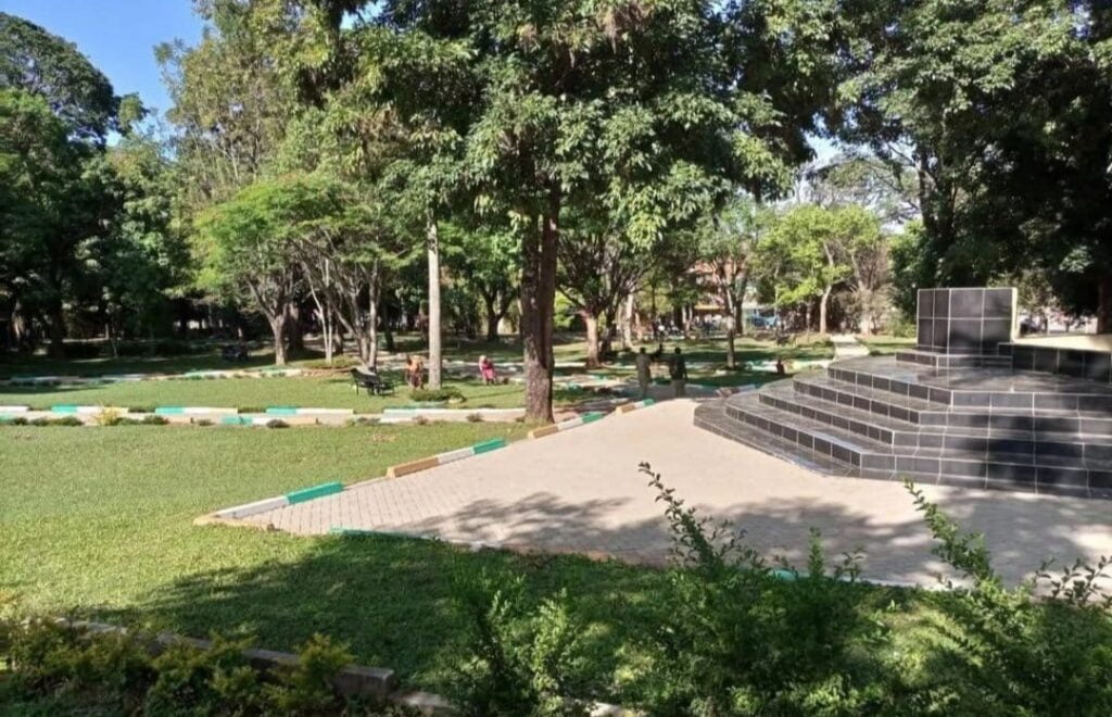 Photos and Images of Muliro Gardens