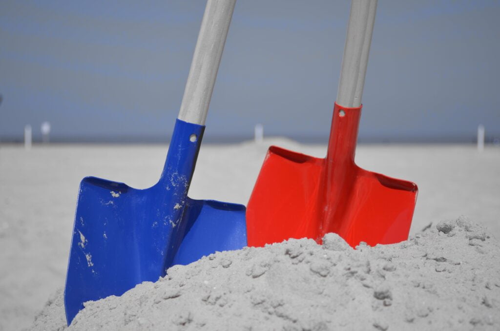 Spade and shovel in Swahili
